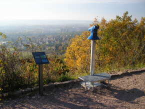 Unsere Wanderung beginnt an der Haltestelle der Straßenbahnlinie 4 \