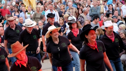 Die Eastside Linedancer zur Eröffnung der Karl-May-Festtage